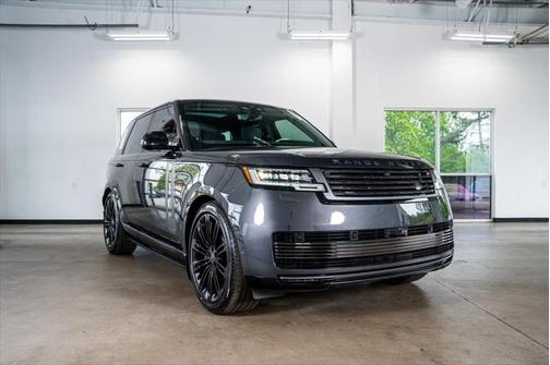 2024 Land Rover Range Rover P615 SV