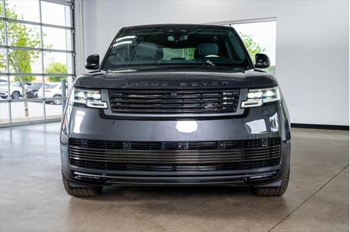 2024 Land Rover Range Rover P615 SV