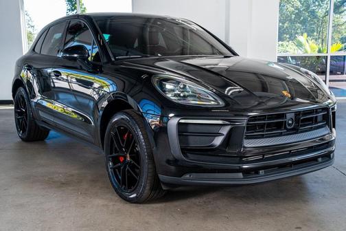 2023 Porsche Macan Base