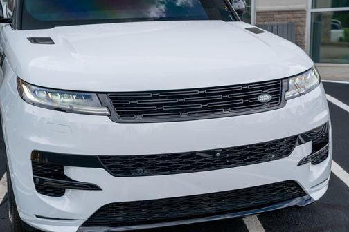 White 2025 Land Rover Range Rover Sport SE