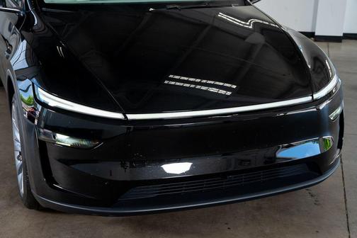 2026 Tesla Model Y Rear-Wheel Drive