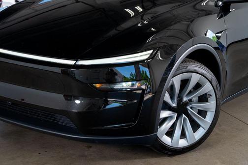 2026 Tesla Model Y Rear-Wheel Drive