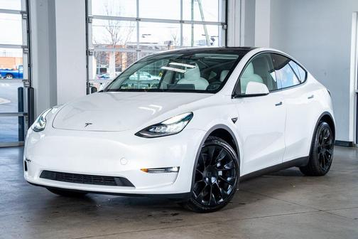 2022 Tesla Model Y Long Range Dual Motor All-Wheel Drive