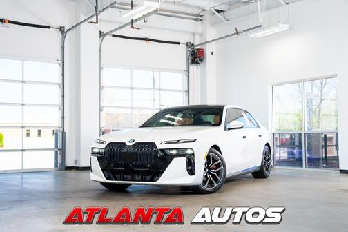 Alpine White 2023 BMW 740 i