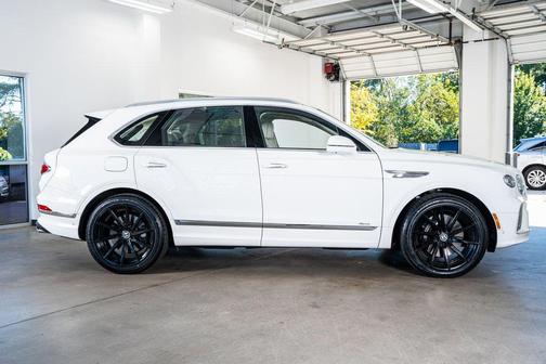 2024 Bentley Bentayga Azure