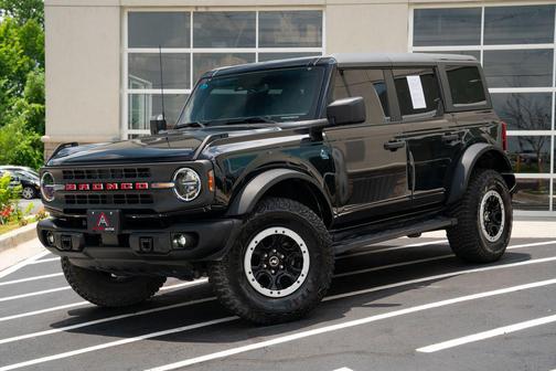 Shadow Black 2024 Ford Bronco Black Diamond