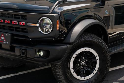 Shadow Black 2024 Ford Bronco Black Diamond