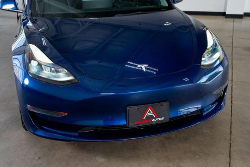 Deep Blue Metallic 2023 Tesla Model 3 Standard Range