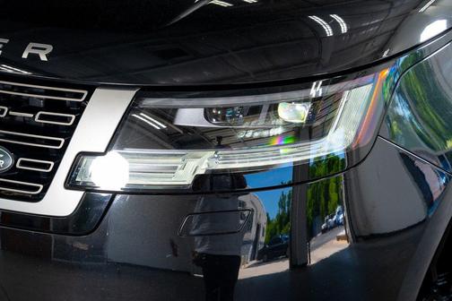 Black 2022 Land Rover Range Rover P400 SE