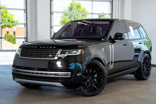 Black 2022 Land Rover Range Rover P400 SE