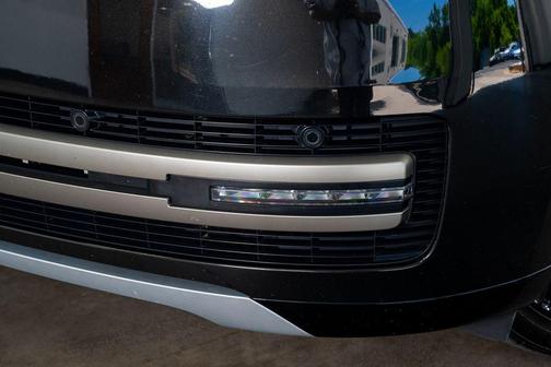 Black 2022 Land Rover Range Rover P400 SE