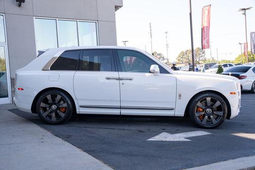 Arctic White 2021 Rolls-Royce Cullinan Base