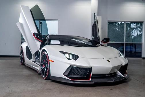 2016 Lamborghini Aventador LP700-4 Pirelli Edition