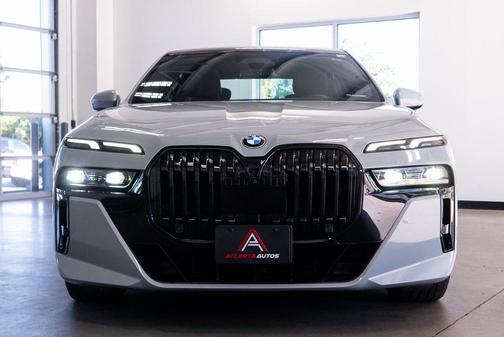2023 BMW 740 i