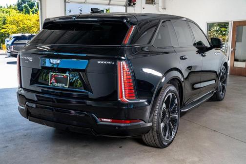 2025 Cadillac Escalade IQ Sport 2