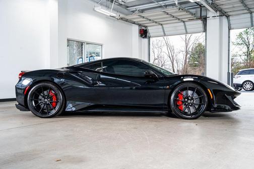 2020 Ferrari 488 Pista Base