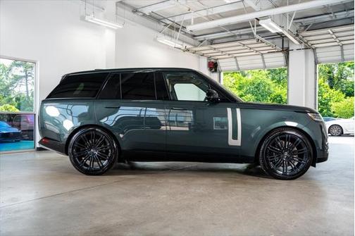 2023 Land Rover Range Rover P530 SE