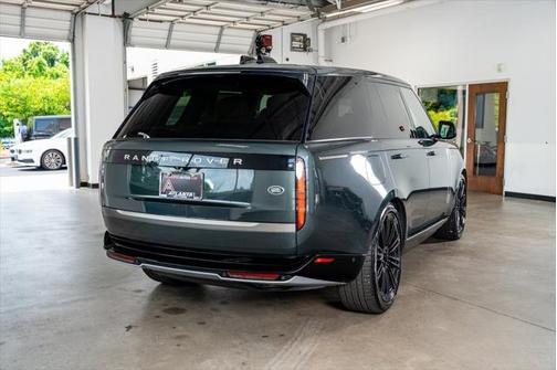 2023 Land Rover Range Rover P530 SE