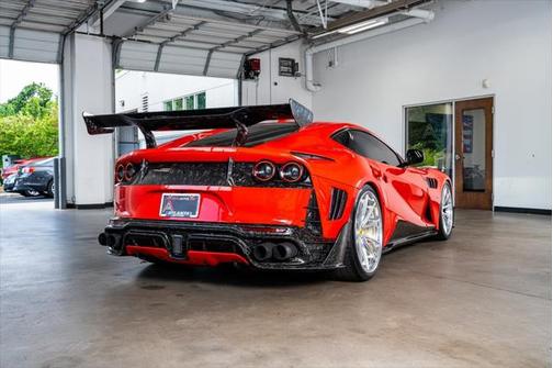 2019 Ferrari 812 Superfast Base