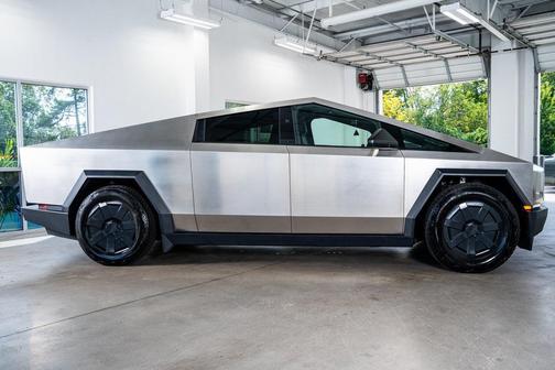 2025 Tesla Cybertruck All-Wheel Drive