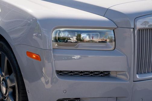 Gray 2022 Rolls-Royce Cullinan Base