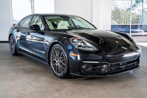 2023 Porsche Panamera Platinum Edition