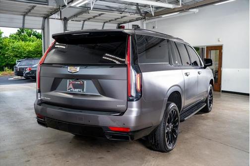 2022 Cadillac Escalade ESV Luxury