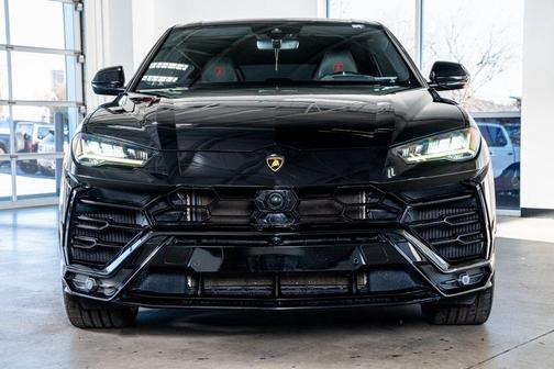 2021 Lamborghini Urus Graphite Capsule