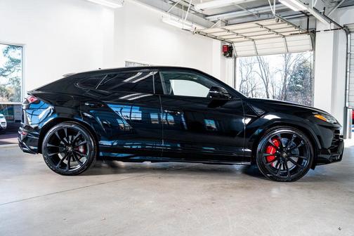 2021 Lamborghini Urus Graphite Capsule