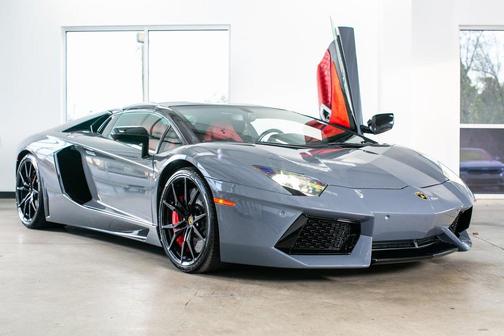 2013 Lamborghini Aventador LP700-4