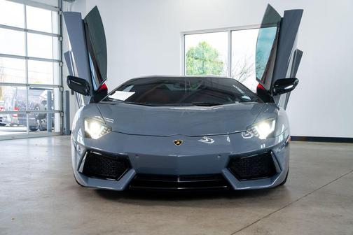 White 2013 Lamborghini Aventador LP700-4