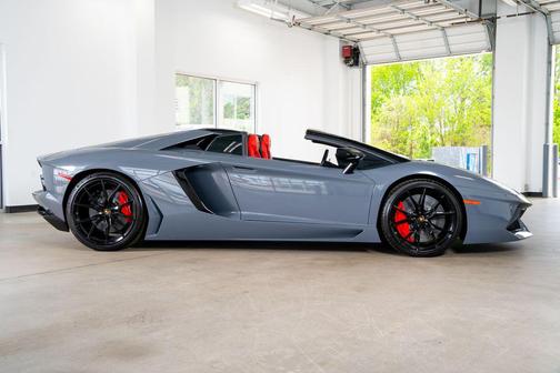 2013 Lamborghini Aventador LP700-4