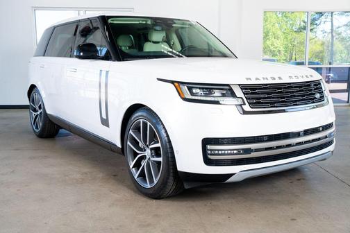 White 2024 Land Rover Range Rover P400 SE