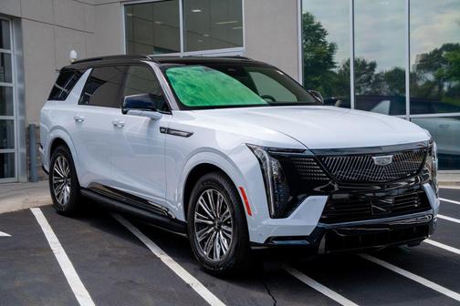 Vibrant White Tricoat 2026 Cadillac Escalade IQL Sport
