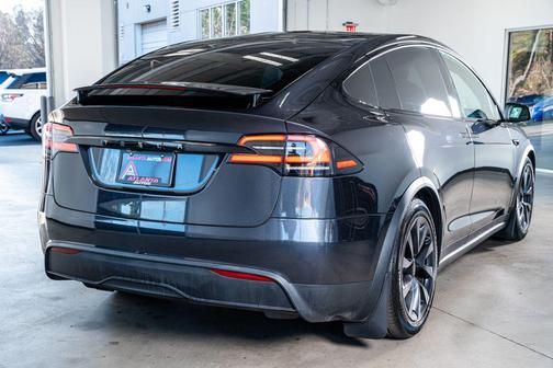 2024 Tesla Model X Long Range