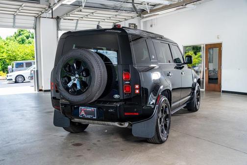 2023 Land Rover Defender 110 X-Dynamic SE