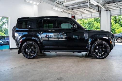 2023 Land Rover Defender 110 X-Dynamic SE