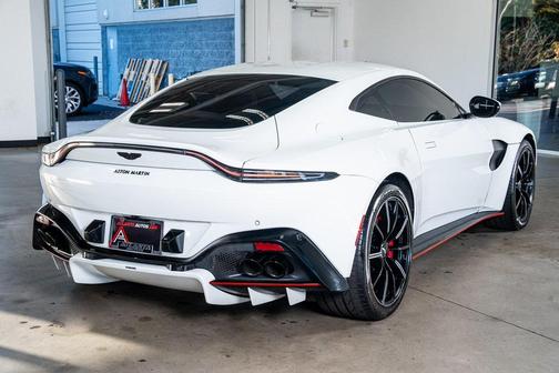 2020 Aston Martin Vantage Base