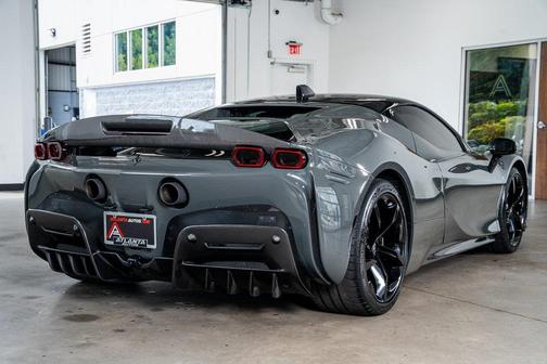 2022 Ferrari SF90 Stradale Base