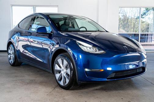 2023 Tesla Model Y Long Range Dual Motor All-Wheel Drive