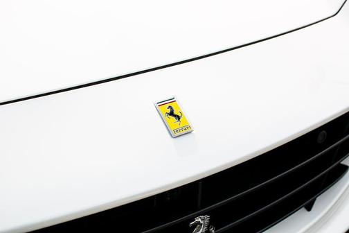 Bianco Avus 2015 Ferrari California T