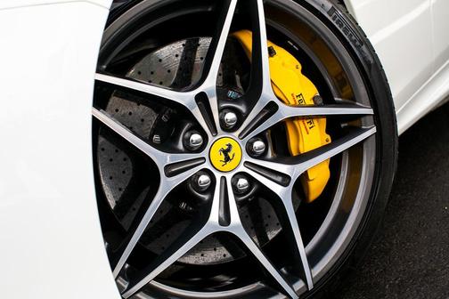 Bianco Avus 2015 Ferrari California T