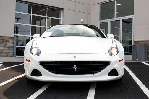 Bianco Avus 2015 Ferrari California T