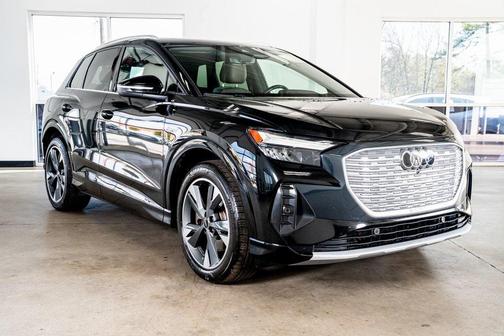 2022 Audi e-tron Premium Plus