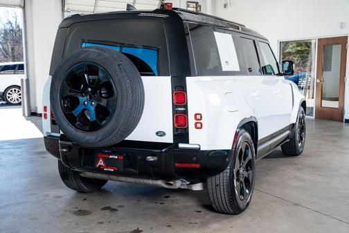 2023 Land Rover Defender 110 X-Dynamic SE