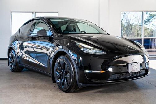 2023 Tesla Model Y Long Range Dual Motor All-Wheel Drive