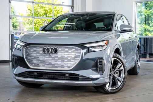 2022 Audi e-tron Premium Plus