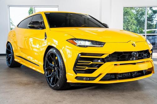 2021 Lamborghini Urus Graphite Capsule