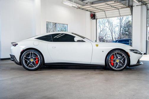 2023 Ferrari Roma Base