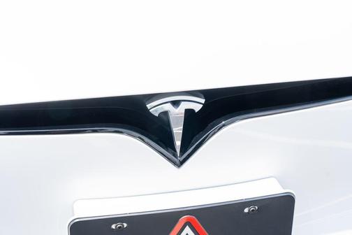 Pearl White Multi-Coat 2023 Tesla Model S Base